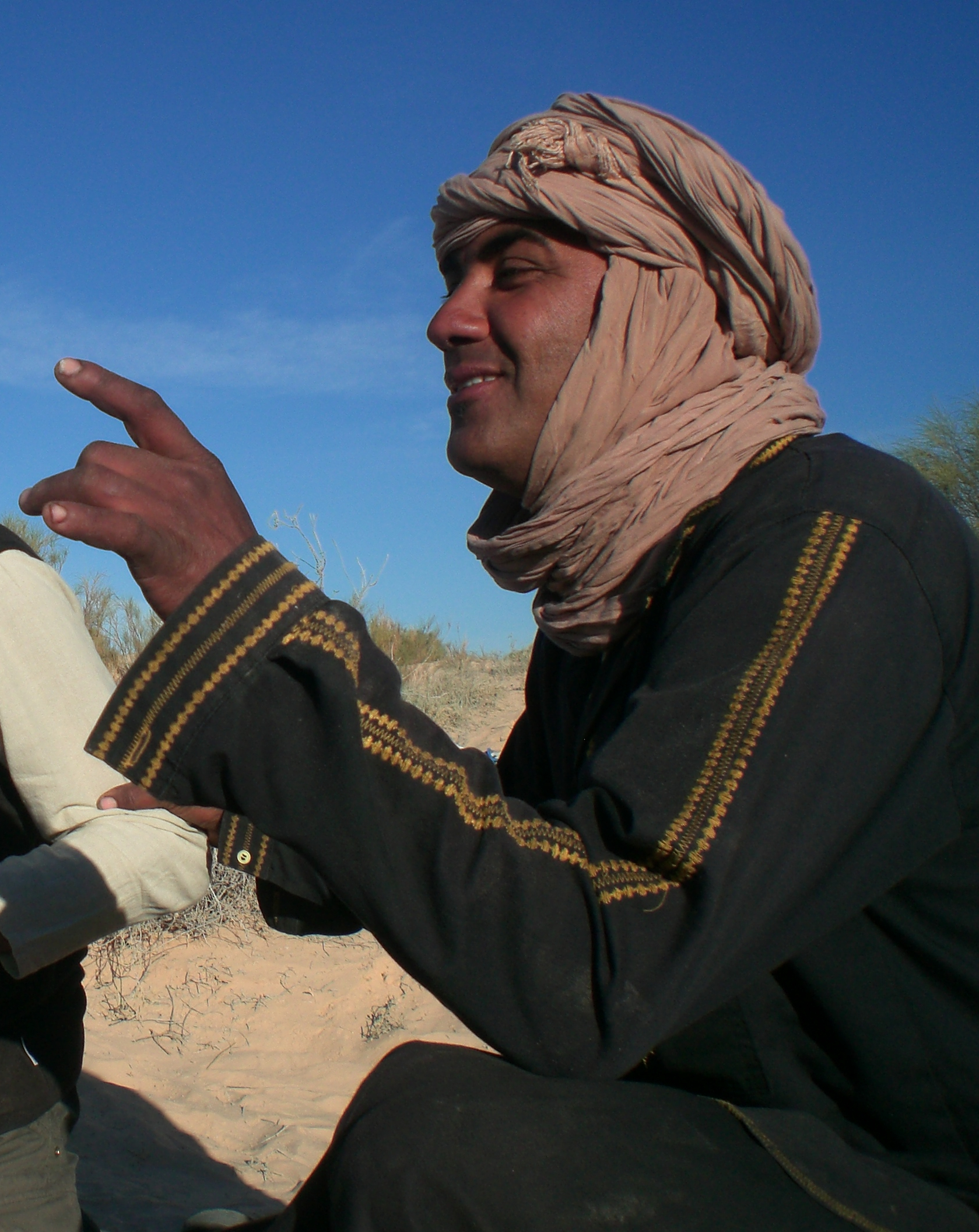 Contactez le Domaine Baraka pour votre séjour ou trek dans le désert tunisien. Tél : +41 77 454 07 37 / +216 22 332 744.